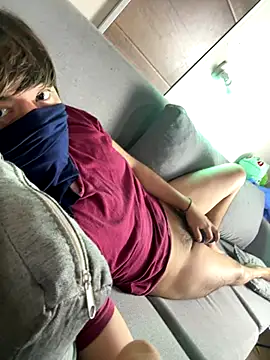 Snapshot of taehyun10 chatting on 12/03/25, 12:25 taehyun10 online show from 12/03/25, 12:25