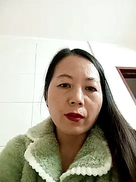 Snapshot of ceecch chatting on 11/27/25, 03:25 ceecch online show from 11/27/25, 03:25