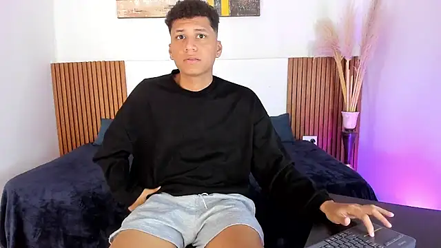 Snapshot of Andrey_Lev1 chatting on 11/26/25, 08:32 Andrey Lev1 online show from 11/26/25, 08:32