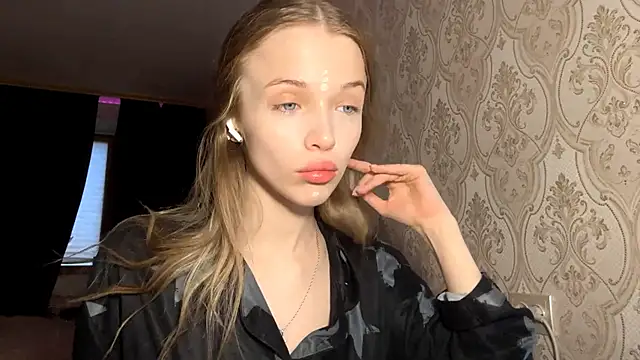 AshlyPalas online show from 11/27/25, 10:39