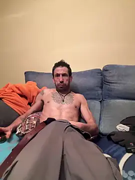 Snapshot of dura87 chatting on 12/15/25, 05:12 dura87 online show from 12/15/25, 05:12