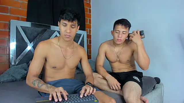 Snapshot of Robert_Allan1 chatting on 12/14/25, 02:06 Robert Allan1 online show from 12/14/25, 02:06