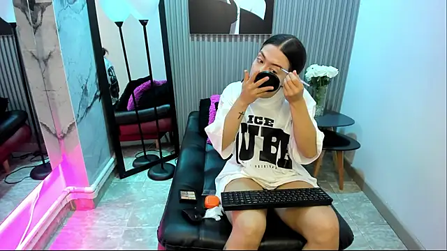 Violettacamss 69 online show from 11/27/25, 04:42