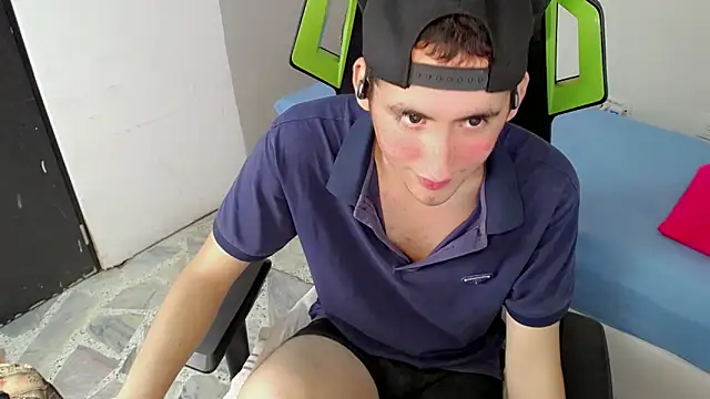 Snapshot of Fernan_flow chatting on 11/29/25, 02:58 Fernan flow online show from 11/29/25, 02:58