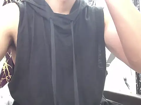 Snapshot of simonm667 chatting on 04/10/26, 08:35 simonm667 online show from 04/10/26, 08:35