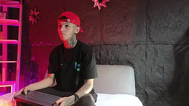 Snapshot of Paulo_527 chatting on 02/04/26, 08:03 Paulo 527 online show from 02/04/26, 08:03