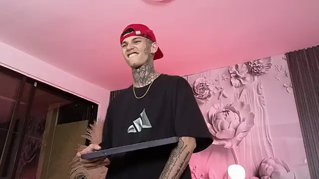 Snapshot of Paulo_527 chatting on 02/13/26, 05:14 Paulo 527 online show from 02/13/26, 05:14