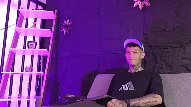 Snapshot of Paulo_527 chatting on 02/20/26, 07:25 Paulo 527 online show from 02/20/26, 07:25