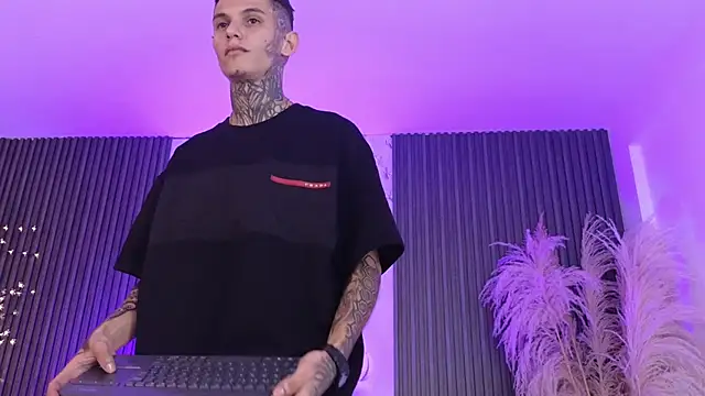 Snapshot of Paulo_527 chatting on 02/22/26, 05:40 Paulo 527 online show from 02/22/26, 05:40