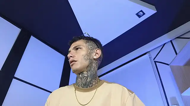 Snapshot of Paulo_527 chatting on 03/25/26, 05:24 Paulo 527 online show from 03/25/26, 05:24