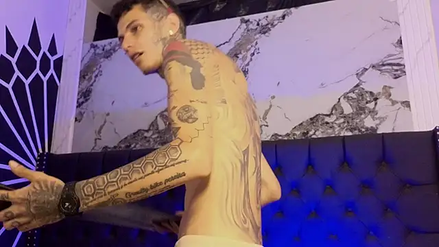 Snapshot of Paulo_527 chatting on 03/27/26, 08:26 Paulo 527 online show from 03/27/26, 08:26