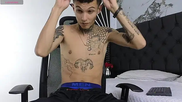 Snapshot of Paulo_527 chatting on 03/31/26, 05:30 Paulo 527 online show from 03/31/26, 05:30