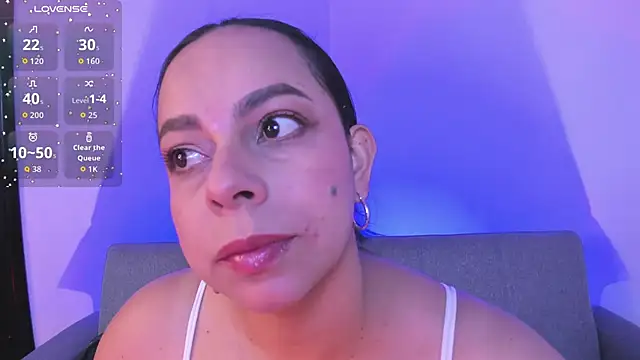 Snapshot of jimena_chic1 chatting on 03/27/26, 04:18 jimena chic1 online show from 03/27/26, 04:18