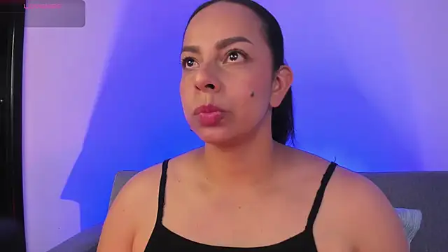 jimena chic1 online show from 05/25/26, 10:38
