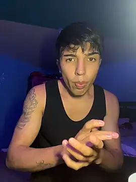 Snapshot of pabonsitoo chatting on 12/21/25, 01:57 pabonsitoo online show from 12/21/25, 01:57