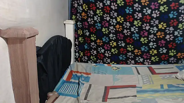 Snapshot of ELIZABET2- chatting on 03/17/26, 10:57 ELIZABET2- online show from 03/17/26, 10:57