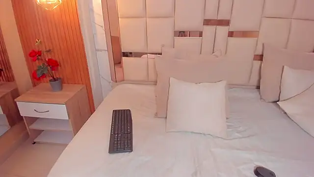 samantha quinnn online show from 02/22/26, 08:40