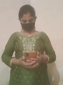 Pooja bhabhi00 online show from 12/04/25, 09:18