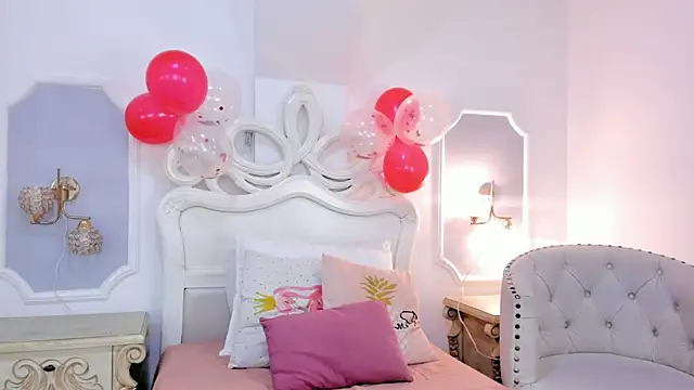 miss vivienne online show from 02/12/26, 08:04