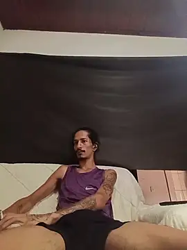 Snapshot of theyllorwillian chatting on 12/15/25, 12:31 theyllorwillian online show from 12/15/25, 12:31