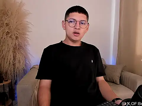 Snapshot of Juan_belmont chatting on 04/07/26, 02:06 Juan belmont online show from 04/07/26, 02:06