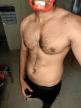 Snapshot of Amit22122 chatting on 04/11/26, 12:09 Amit22122 online show from 04/11/26, 12:09