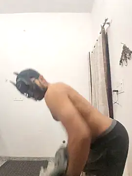 Snapshot of Amit22122 chatting on 04/21/26, 01:42 Amit22122 online show from 04/21/26, 01:42