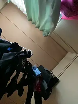 Snapshot of takashiT0903 chatting on 12/19/25, 03:13 takashiT0903 online show from 12/19/25, 03:13