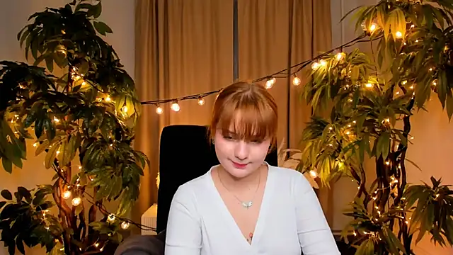 Snapshot of AsiaBritney chatting on 11/27/25, 01:24 AsiaBritney online show from 11/27/25, 01:24