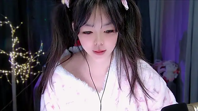 Snapshot of Guoguo_1 chatting on 11/28/25, 08:39 Guoguo 1 online show from 11/28/25, 08:39