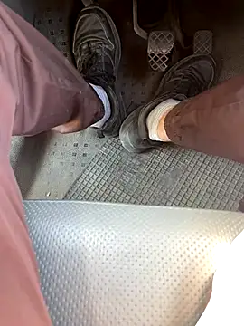 Snapshot of ratemydickbabe chatting on 11/27/25, 11:01 ratemydickbabe online show from 11/27/25, 11:01