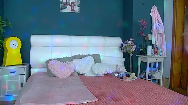 Snapshot of Cougar_Milff chatting on 04/21/26, 11:49 Cougar Milff online show from 04/21/26, 11:49