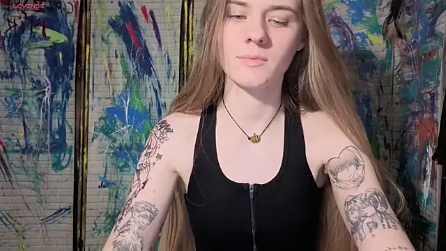 Snapshot of Adell_Love chatting on 04/29/26, 05:41 Adell Love online show from 04/29/26, 05:41