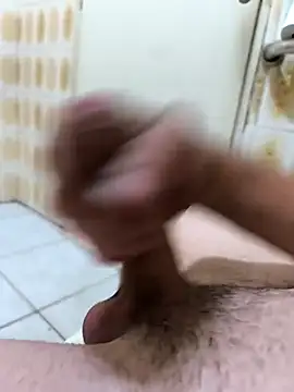 Snapshot of daniellDT chatting on 11/29/25, 08:01 daniellDT online show from 11/29/25, 08:01