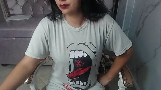 Evangeline b online show from 11/28/25, 01:03