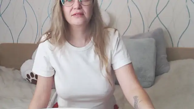 Snapshot of KissKsy chatting on 12/01/25, 06:07 KissKsy online show from 12/01/25, 06:07