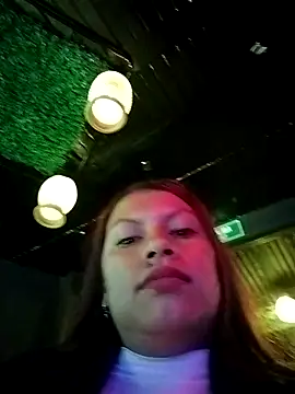 Snapshot of daphne-glow chatting on 11/29/25, 01:30 daphne-glow online show from 11/29/25, 01:30