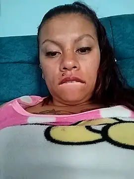 Snapshot of daphne-glow chatting on 12/03/25, 02:48 daphne-glow online show from 12/03/25, 02:48