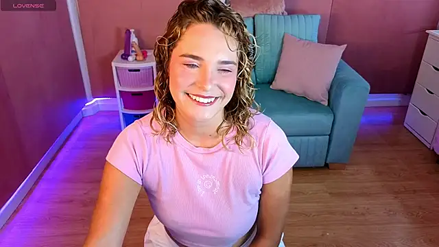 Snapshot of AdharaWo chatting on 11/29/25, 12:41 AdharaWo online show from 11/29/25, 12:41