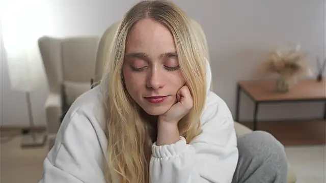 Snapshot of SharleneTaymon chatting on 11/28/25, 07:55 SharleneTaymon online show from 11/28/25, 07:55