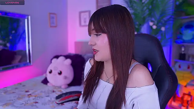 Snapshot of dakotaa_01 chatting on 03/09/26, 04:00 dakotaa 01 online show from 03/09/26, 04:00