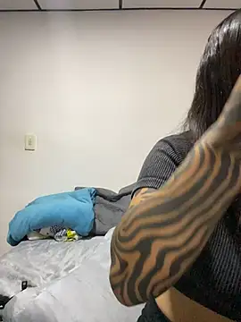 Snapshot of Alana_Arang chatting on 11/27/25, 01:51 Alana Arang online show from 11/27/25, 01:51