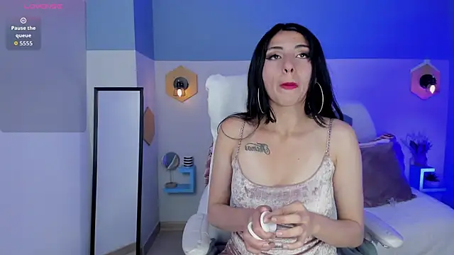 Snapshot of Miha_Sophia_ chatting on 12/13/25, 09:09 Miha Sophia online show from 12/13/25, 09:09