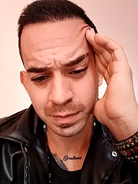 Snapshot of hazarcannn chatting on 11/30/25, 10:19 hazarcannn online show from 11/30/25, 10:19