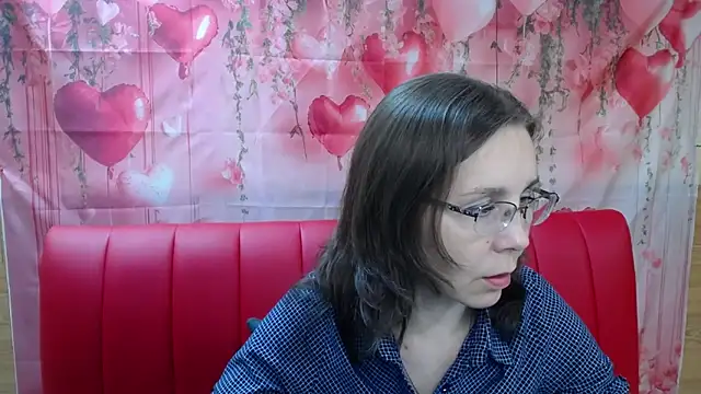 Snapshot of DaisyEdit chatting on 03/22/26, 06:17 DaisyEdit online show from 03/22/26, 06:17