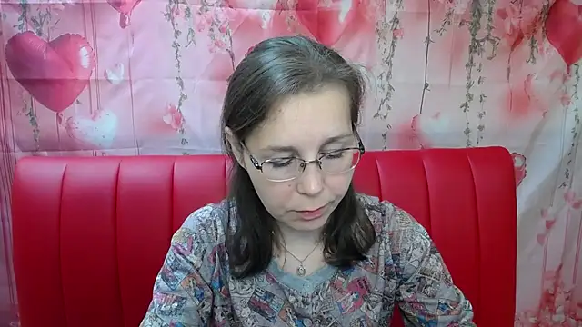 Snapshot of DaisyEdit chatting on 04/25/26, 05:10 DaisyEdit online show from 04/25/26, 05:10