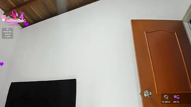 Snapshot of NahomiiAcosta chatting on 12/02/25, 01:33 NahomiiAcosta online show from 12/02/25, 01:33