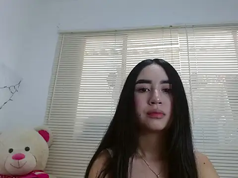 SiennaLorens online show from 12/19/25, 02:46