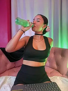 Snapshot of ZoeyFierce chatting on 02/02/26, 02:05 ZoeyFierce online show from 02/02/26, 02:05