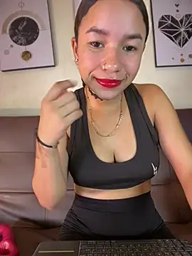 Snapshot of ZoeyFierce chatting on 02/13/26, 01:07 ZoeyFierce online show from 02/13/26, 01:07